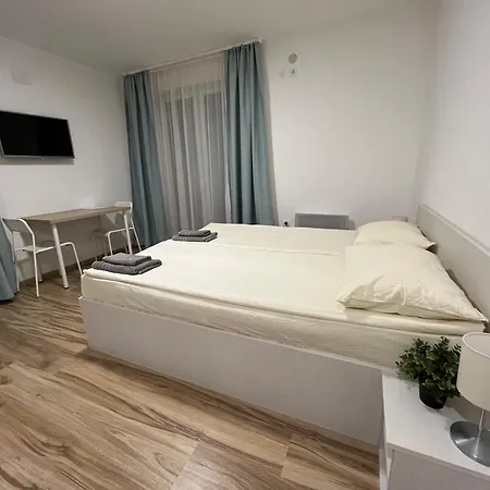 アパート Milutinn-tresnja ソコバニャ