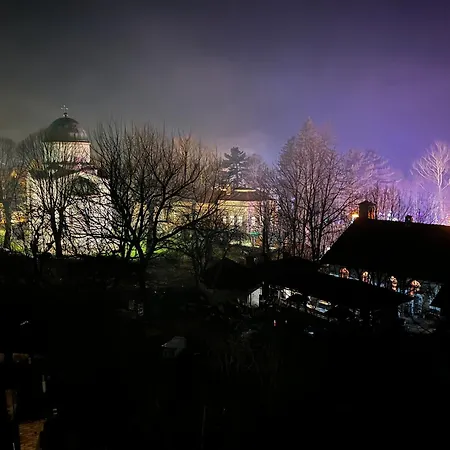 Milutinn-tresnja アパート