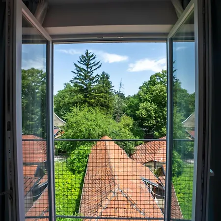 Milutinn-tresnja アパート ソコバニャ