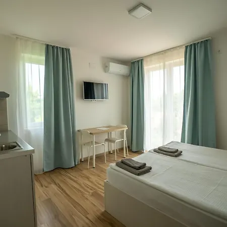 Milutinn-tresnja アパート