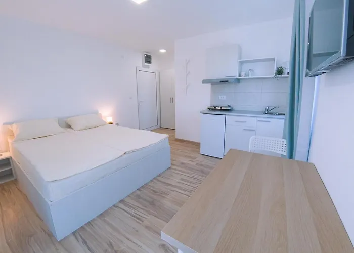 Milutinn-tresnja * 소코 반자