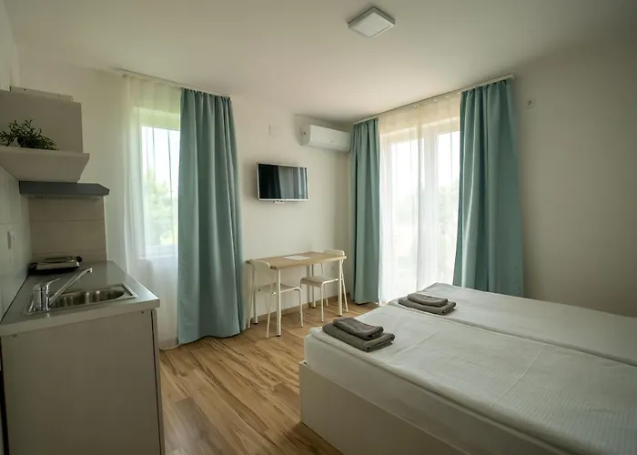 Milutinn-tresnja 아파트