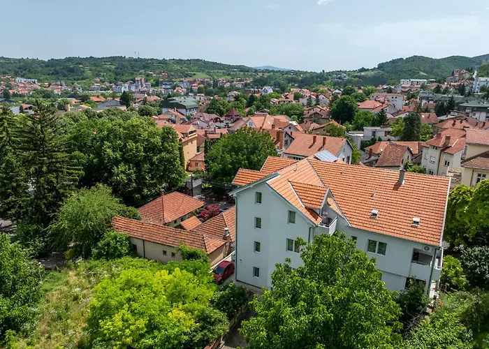 아파트 Milutinn-tresnja